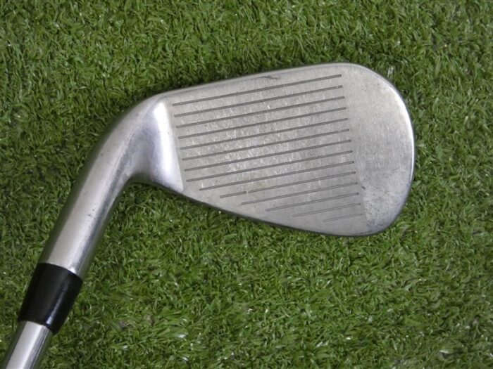 Titleist 718 AP1 43* Pitching Wedge AMT Tour White S300 Stiff Steel Jumbo -.5″