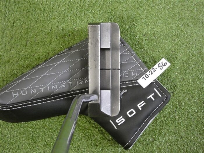 Cleveland Huntington Beach Soft Premier 8 34″ Straight Putter with Headcover